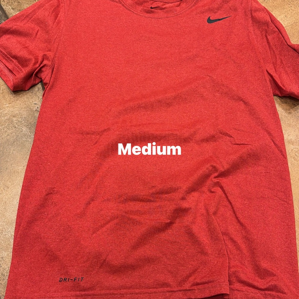 Nike Men's Red Short Sleeve Tee